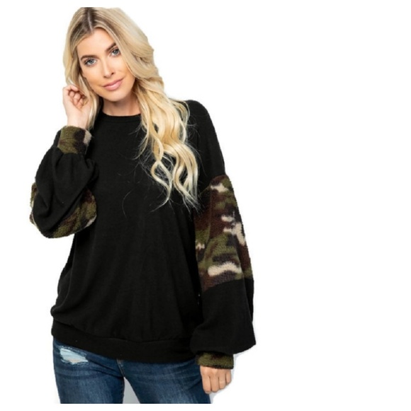 Boutique Long Bubble Camo Sleeve Contrast Top - Picture 8 of 8